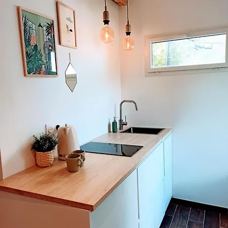 Bienvenue Dans Ce Apartman Nantes